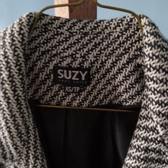 Suzy herringbone double breasted fall jacket, gently worn one button is loose - Picture 3 of 3